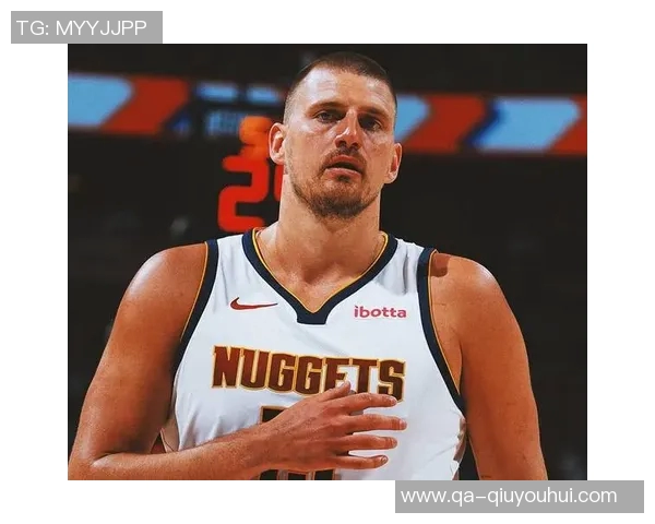 约基奇单节狂揽15分9板6助成自1996-97赛季以来首位球员