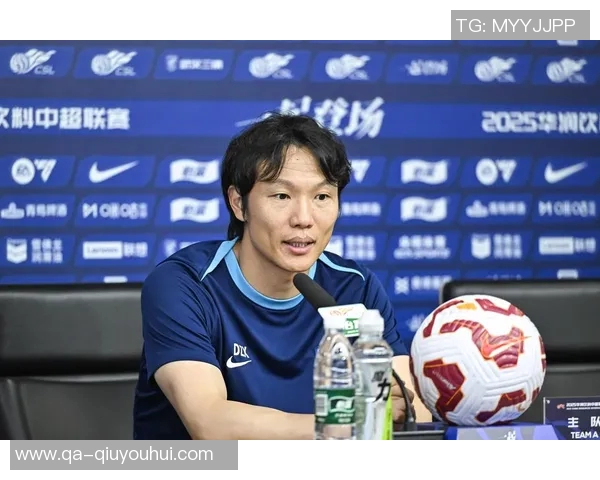 邓卓翔参加A级教练员培训班明年是否执教三镇仍待确认