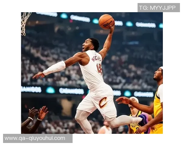 克莱赞弗拉格勇敢挑战字母哥展现无畏精神令人钦佩 克莱赞弗拉格勇敢挑战字母哥展现无畏精神令人钦佩